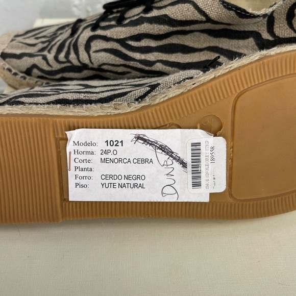 Bettyle Muller Closed Toe Zebra Print Espadrilles Size 37 - Picture 4 of 4